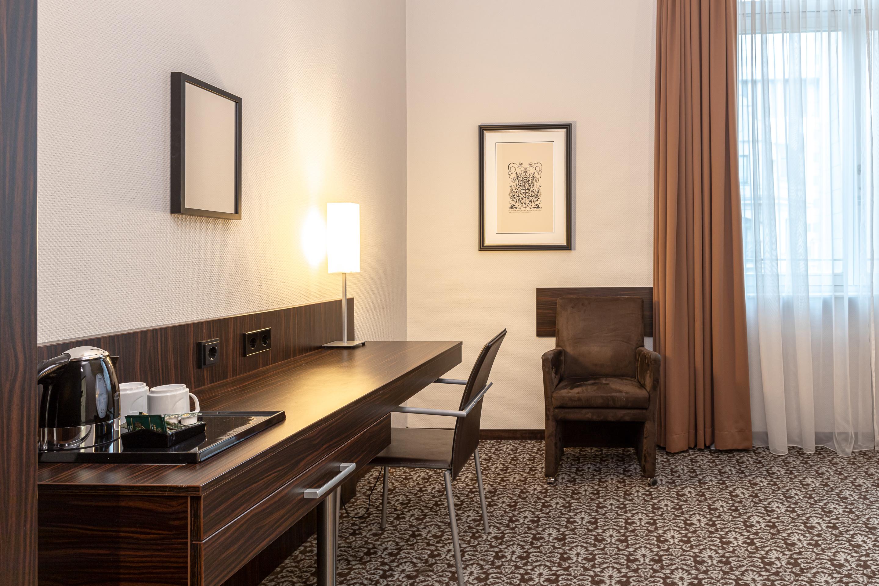 Ramada By Wyndham Frankfurt City Centre Frankfurt am Main Ngoại thất bức ảnh