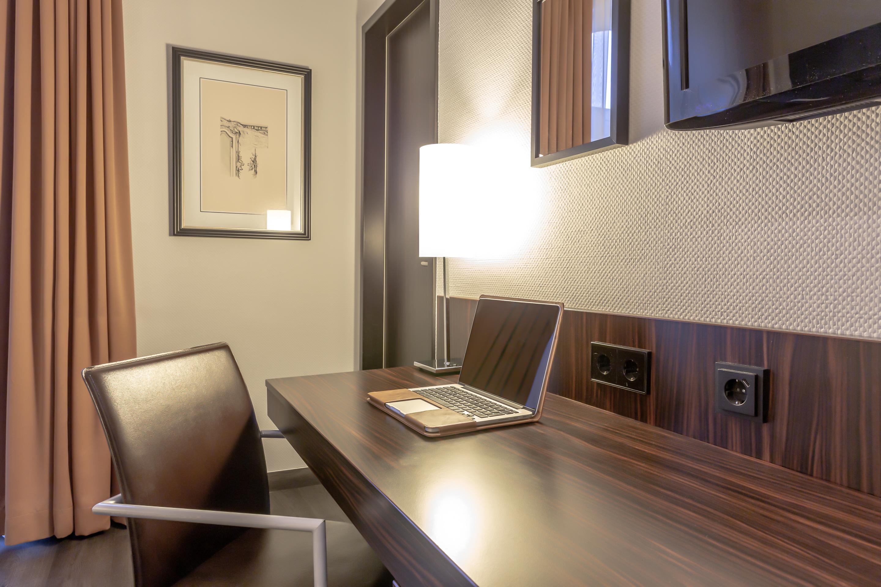 Ramada By Wyndham Frankfurt City Centre Frankfurt am Main Ngoại thất bức ảnh