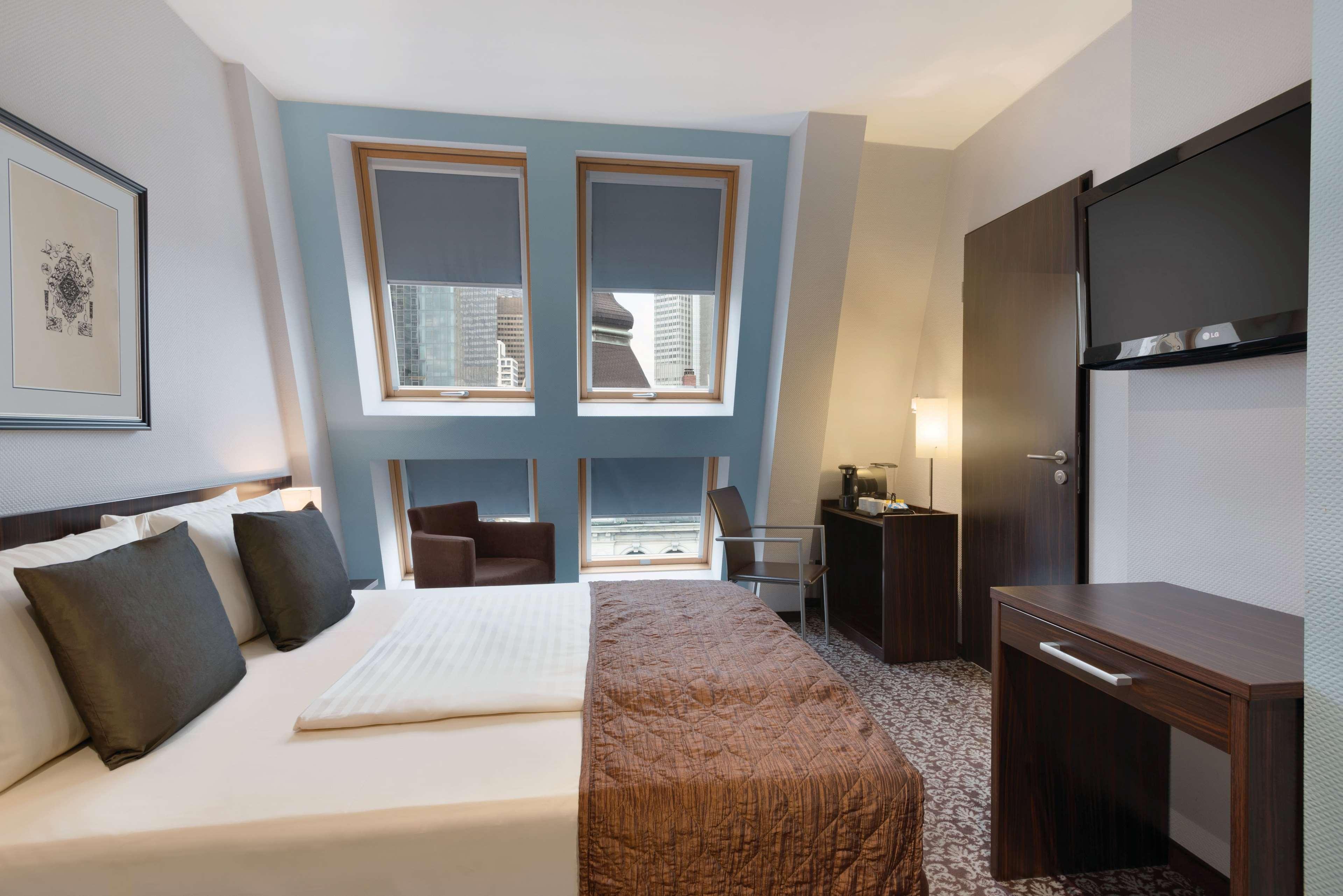 Ramada By Wyndham Frankfurt City Centre Frankfurt am Main Ngoại thất bức ảnh