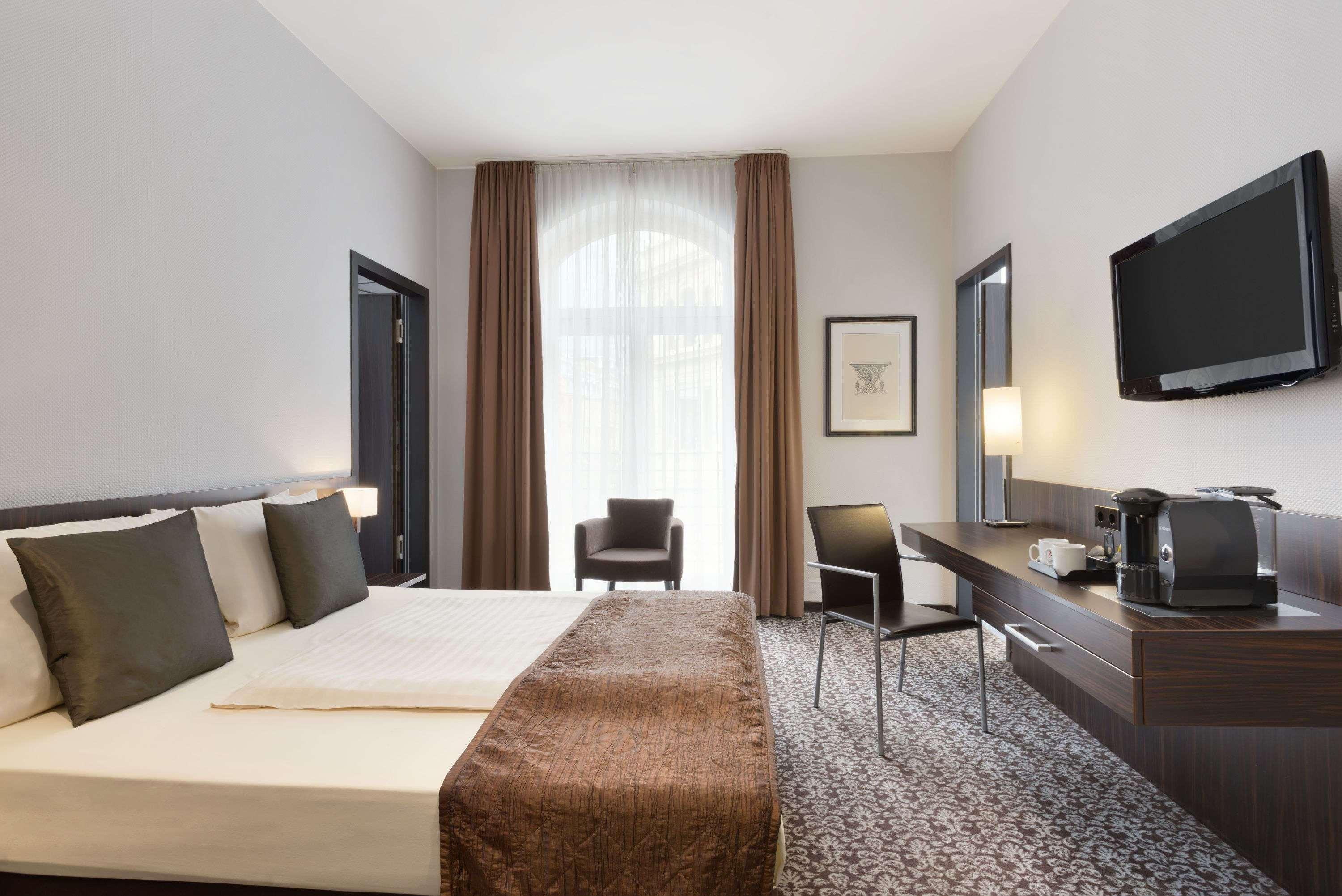 Ramada By Wyndham Frankfurt City Centre Frankfurt am Main Ngoại thất bức ảnh