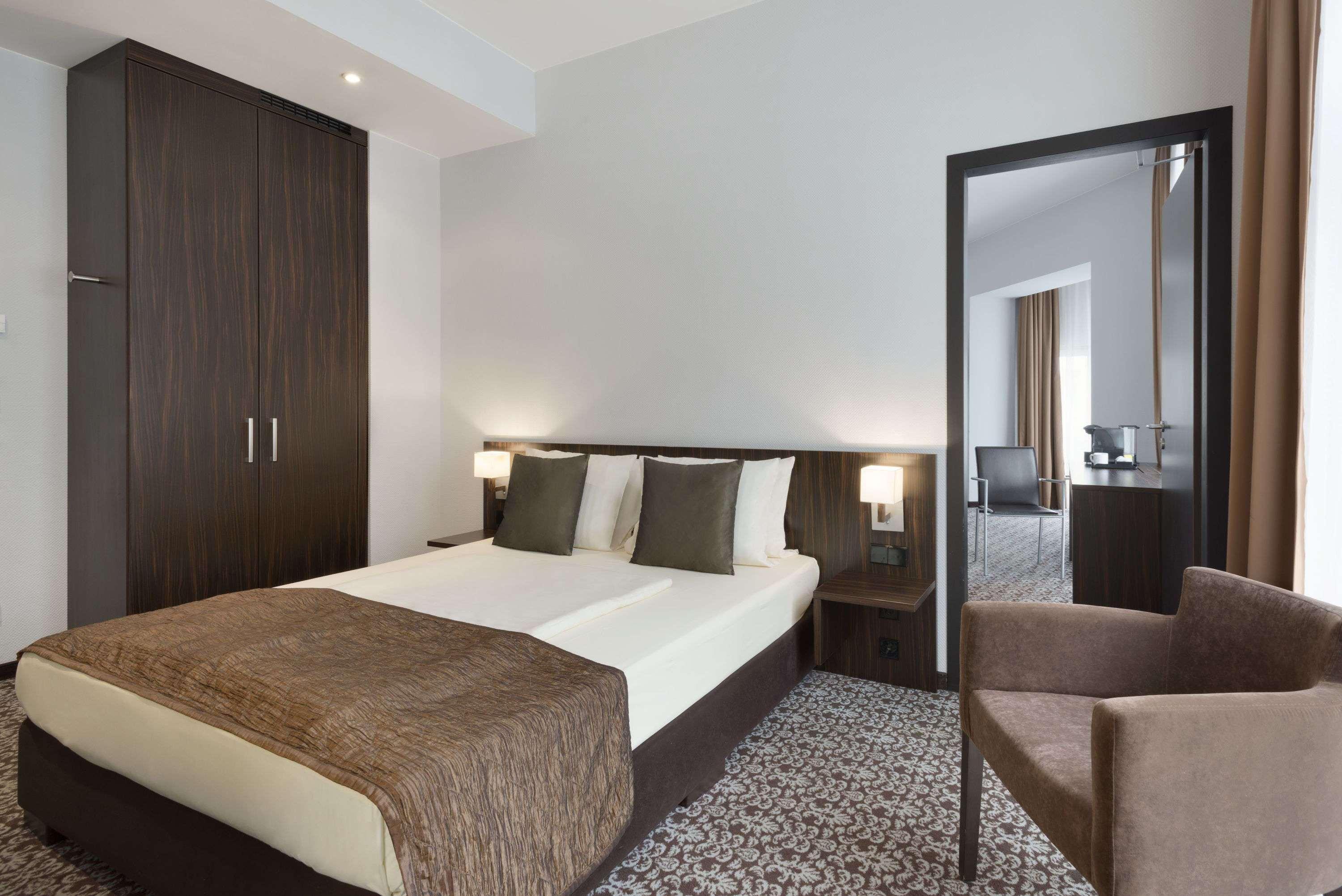 Ramada By Wyndham Frankfurt City Centre Frankfurt am Main Ngoại thất bức ảnh