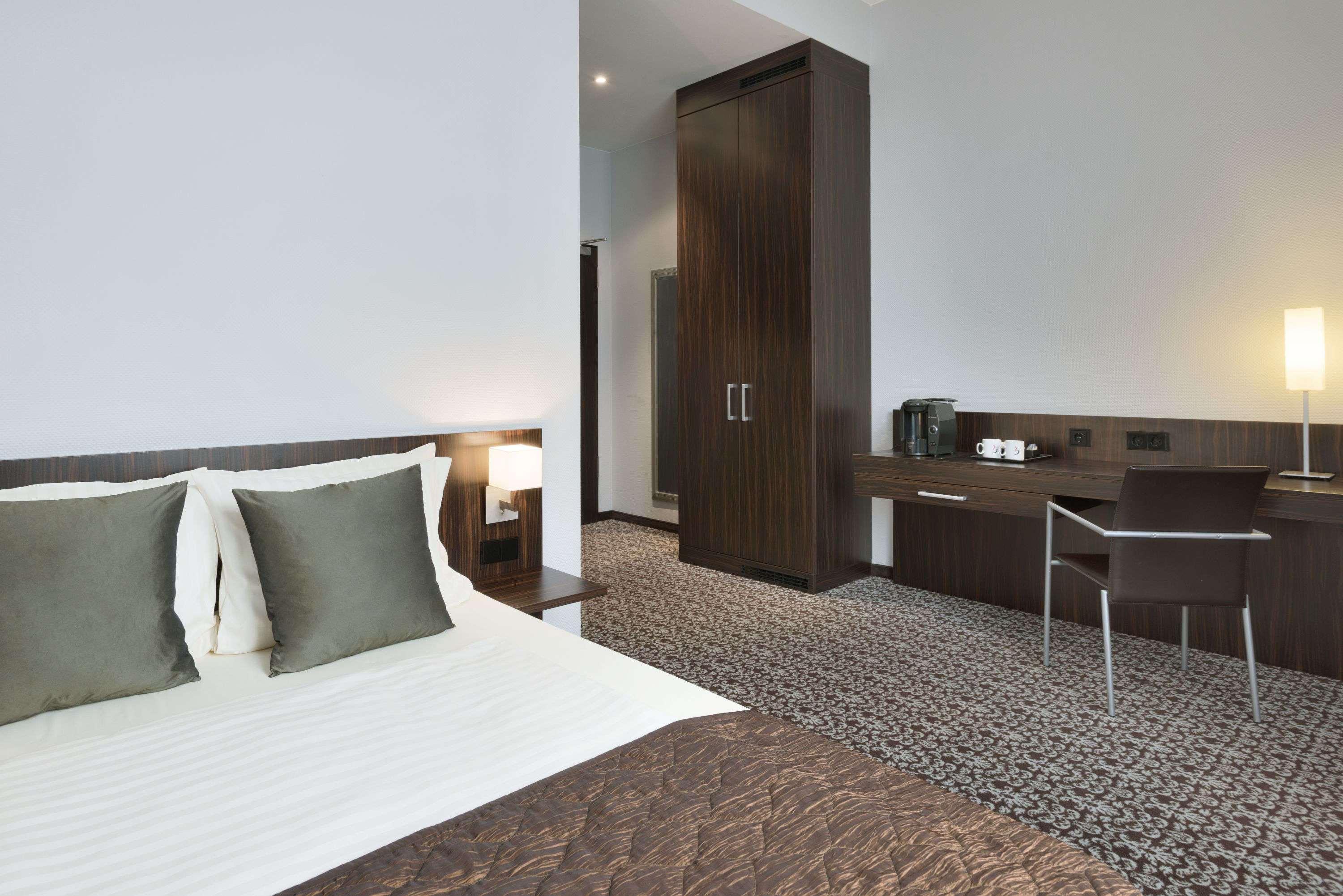 Ramada By Wyndham Frankfurt City Centre Frankfurt am Main Ngoại thất bức ảnh