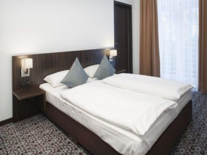 Ramada By Wyndham Frankfurt City Centre Frankfurt am Main Ngoại thất bức ảnh