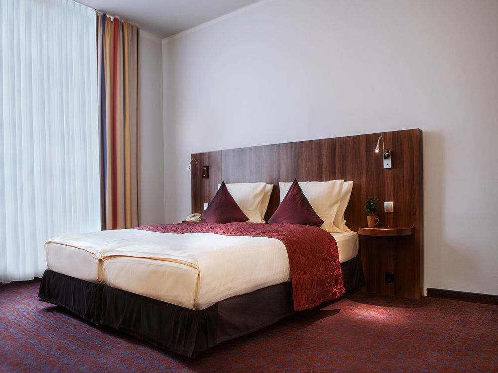 Ramada By Wyndham Frankfurt City Centre Frankfurt am Main Ngoại thất bức ảnh